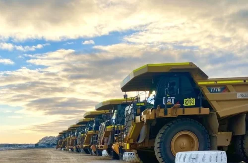 640_Truck_pic_-_Mt_Cattlin_-_Submitted_by_KRISTY_G_-_REALLY_GOOD_-_Feb_2023